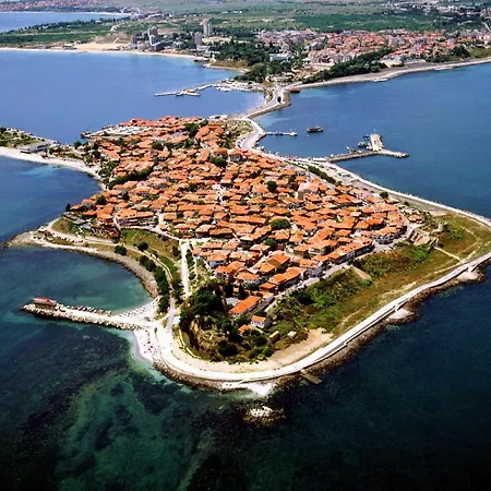 Family 2bdr In The Center Apartament