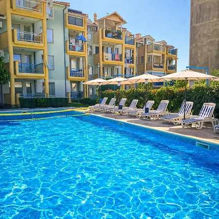 Family 2 Bdr Pool View Near The Apartamento