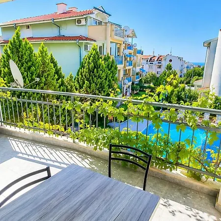 Family 2 Bdr Pool View Near The