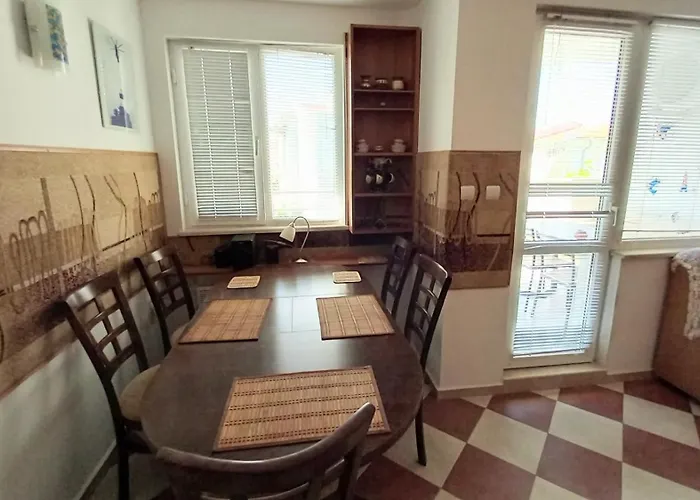 Family 2bdr In The Center Apartman