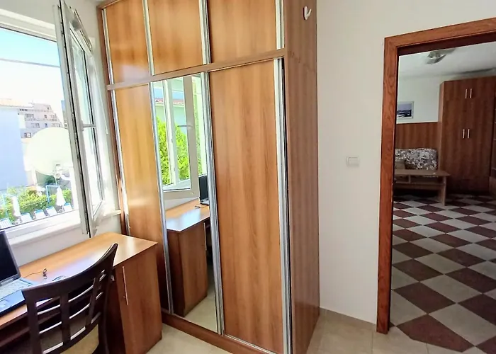 Family 2bdr In The Center Apartman